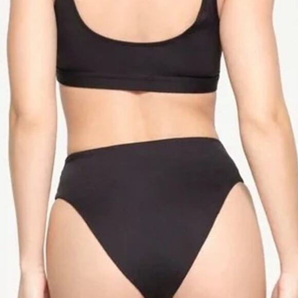 SKIMS Signature Swim Mid Waist Bottom Bikini in Onyx Black NWT Large - Picture 2 of 8